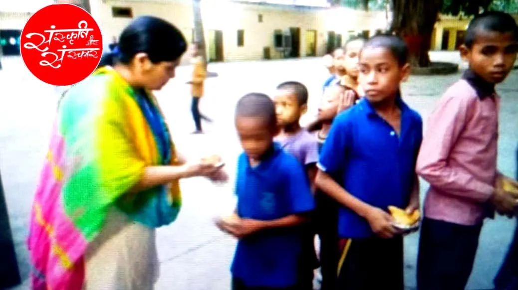 Receiving prasad in line