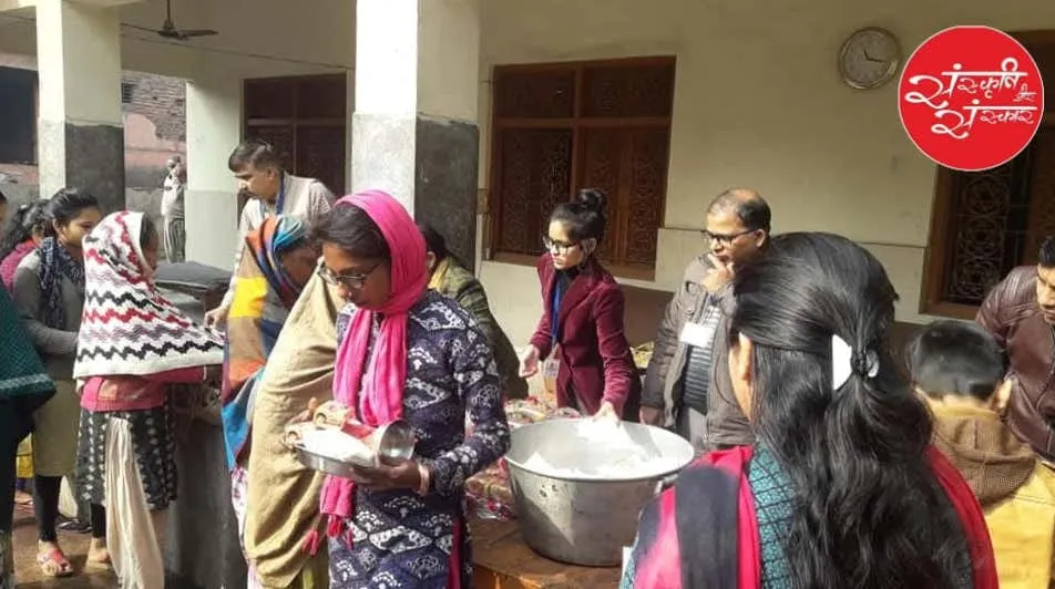 Serving warm breakfast to the gathering